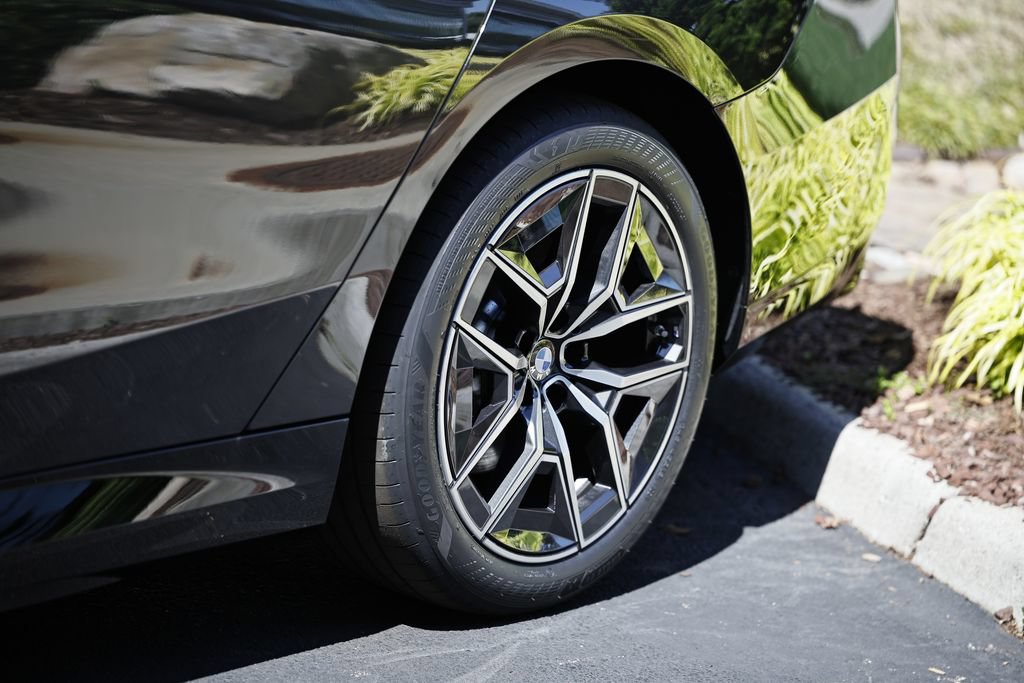New 2027 BMW i5 eDrive40 RWD image 9