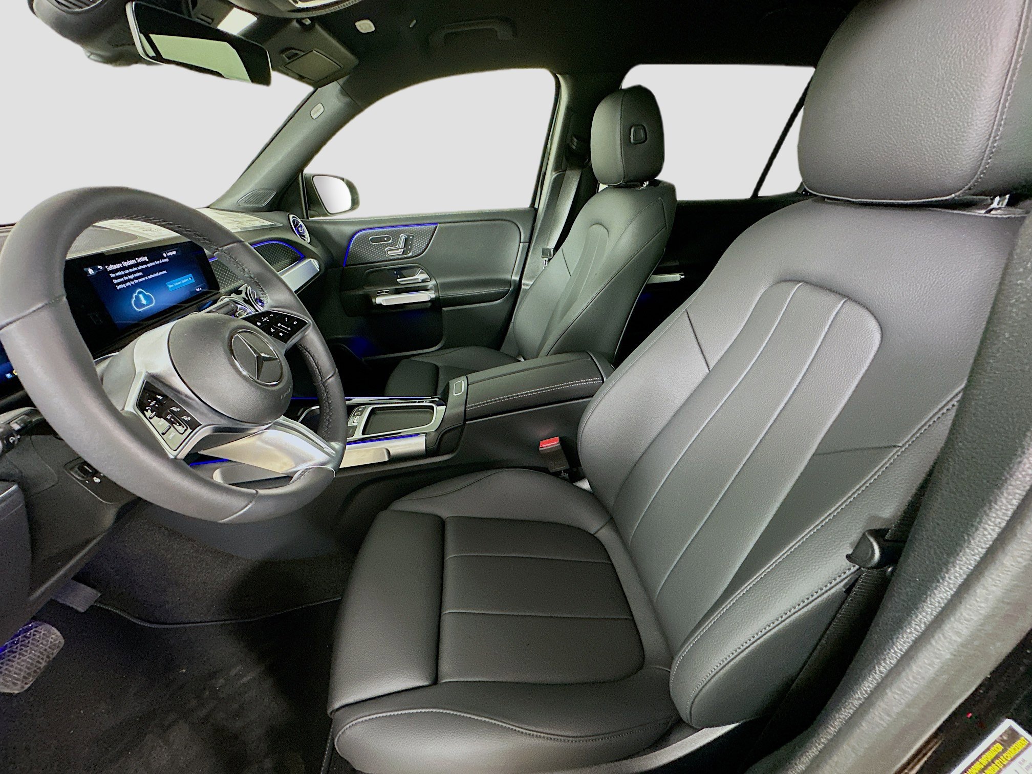 Certified 2025 Mercedes-Benz GLB 250 4MATIC image 27