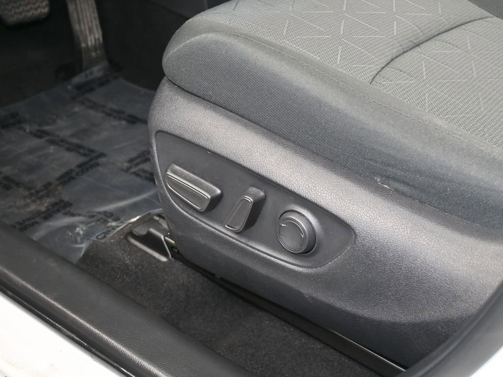 Used 2023 Toyota RAV4 XLE image 12