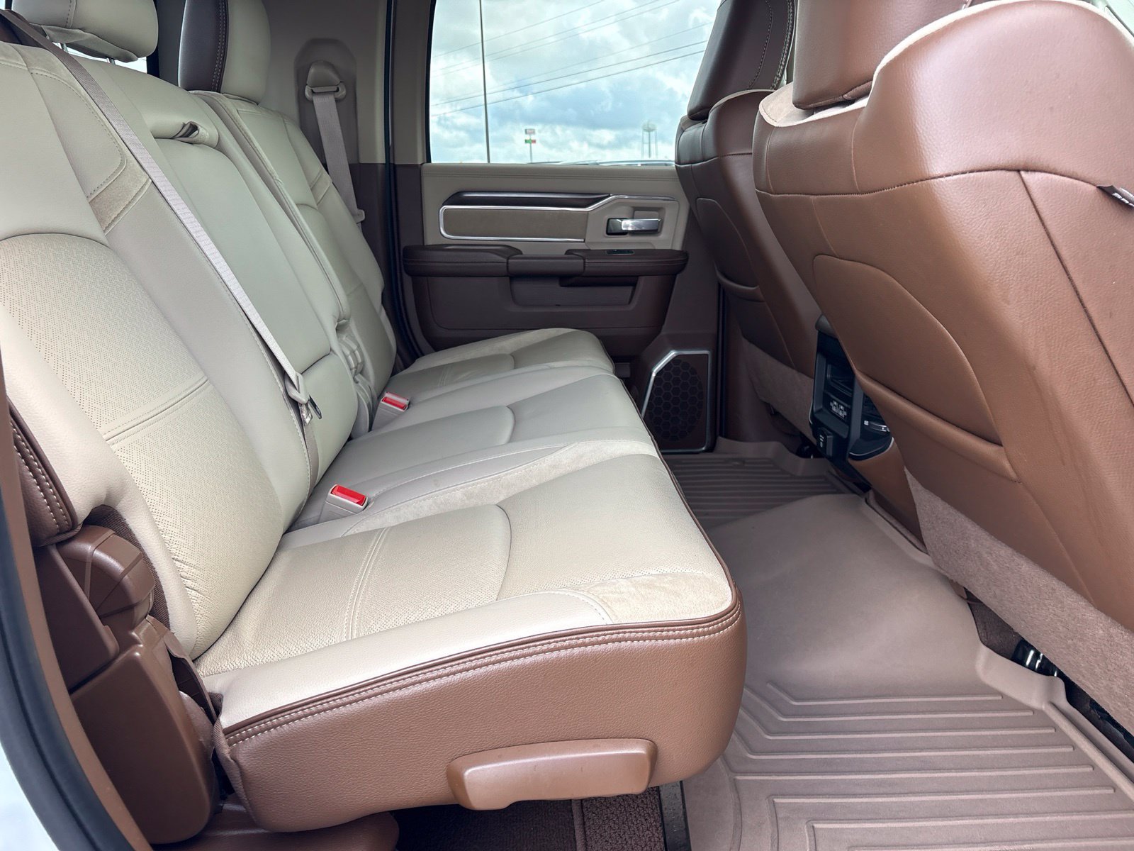 Used 2022 RAM 2500 Laramie AWD/4WD image 18