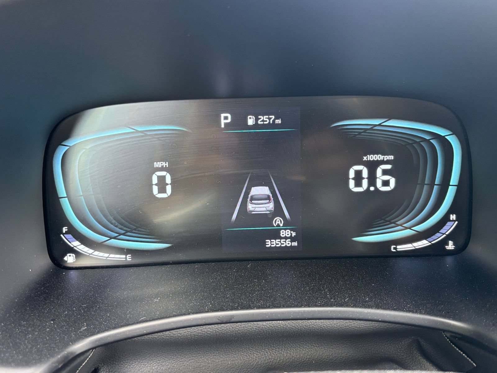 Used 2025 Kia Soul LX w/ LX Technology Package FWD image 37