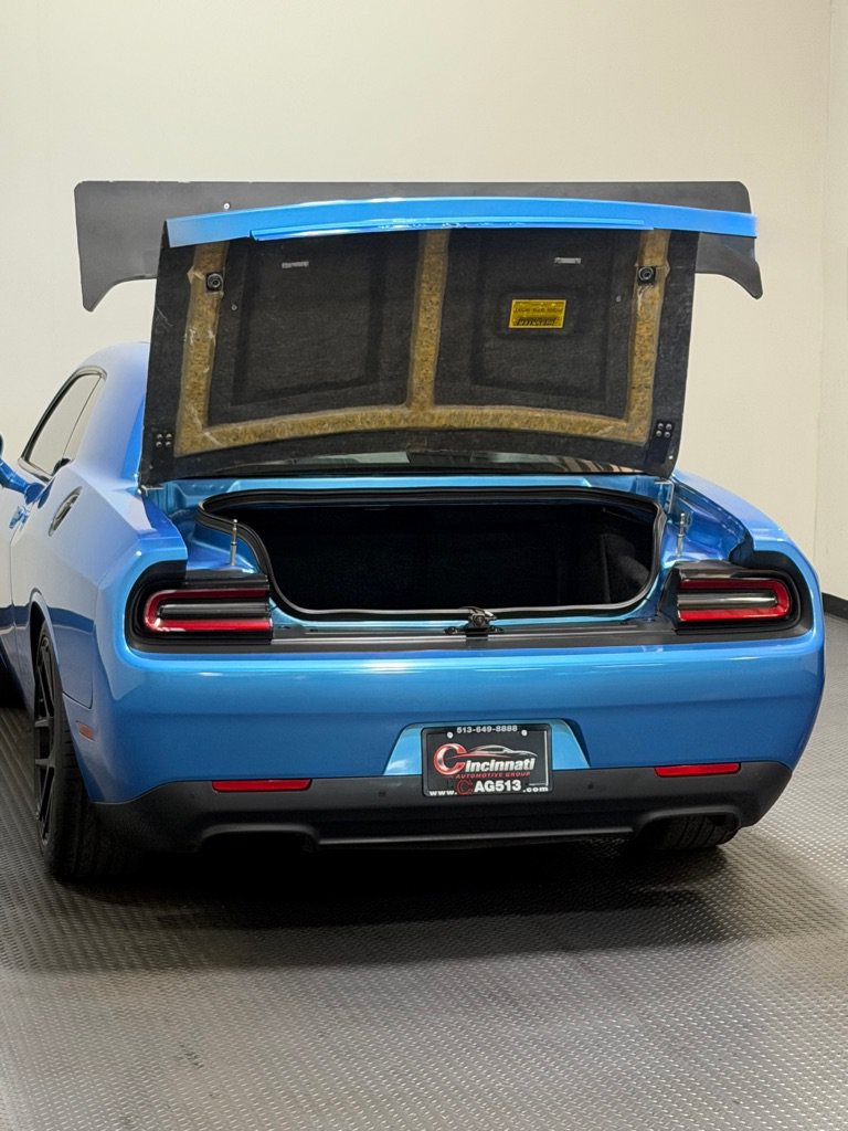 Used 2016 Dodge Challenger R/T Scat Pack w/ Leather Interior Group RWD image 11