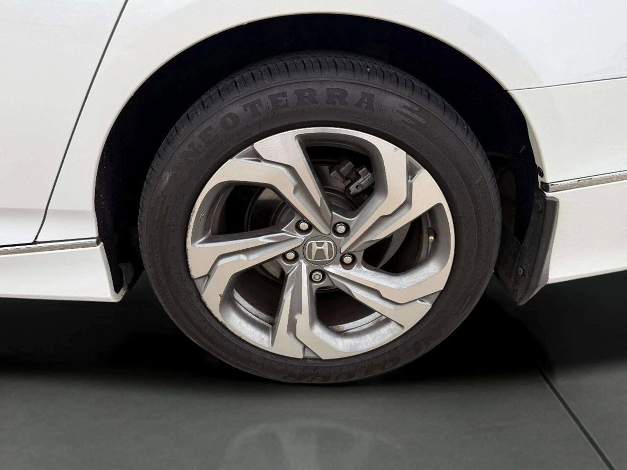 Used 2018 Honda Accord EX-L image 21