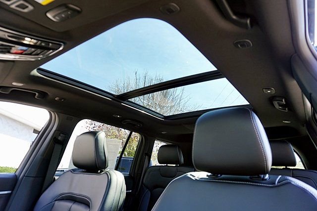 New 2026 Jeep Grand Cherokee Limited w/ Luxury Tech Group II image 20