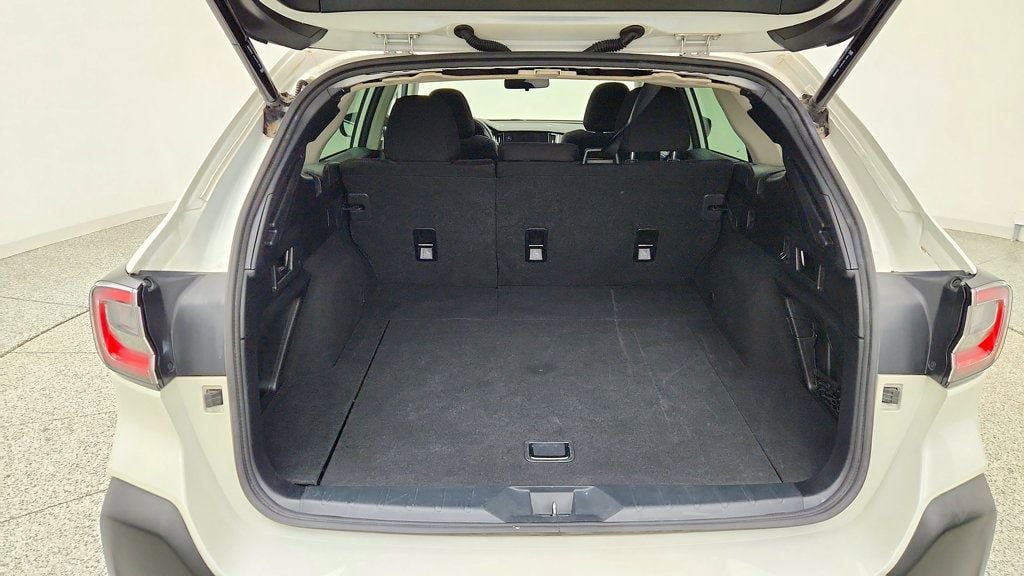 Used 2025 Subaru Outback Premium AWD/4WD image 22