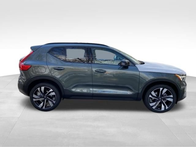 New 2026 Volvo XC40 B5 Ultra w/ Climate Package AWD/4WD image 8