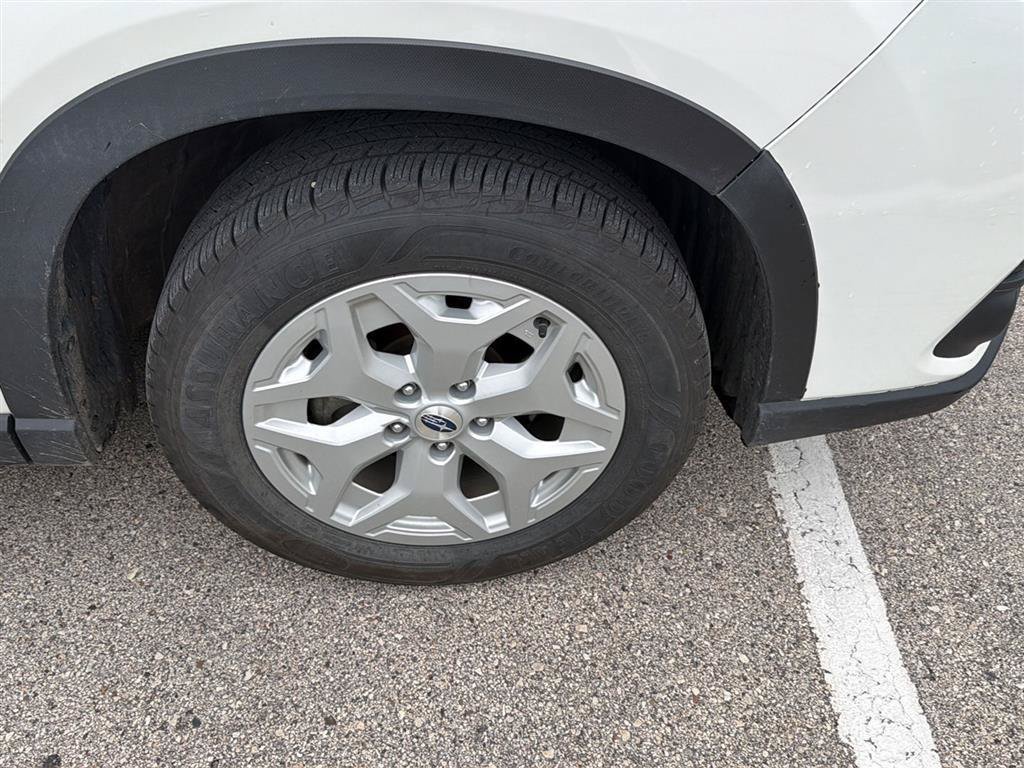 Used 2022 Subaru Forester AWD/4WD image 5