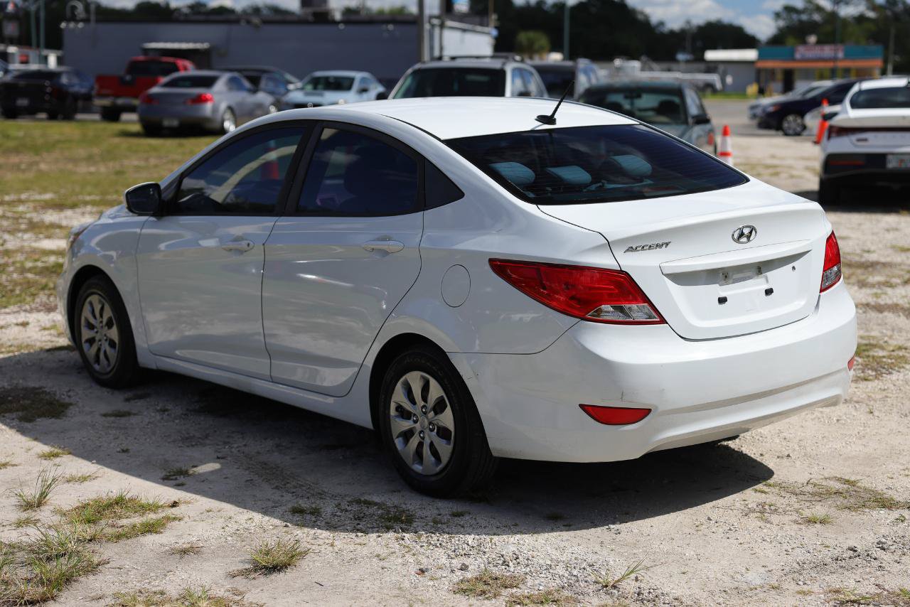 Used 2017 Hyundai Accent SE FWD image 5