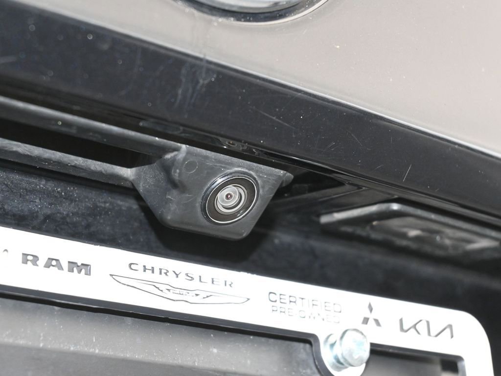 Used 2024 Volkswagen Taos SE image 37