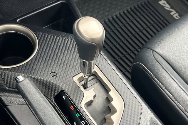 Used 2015 Toyota RAV4 Limited w/ Technology Package image 23