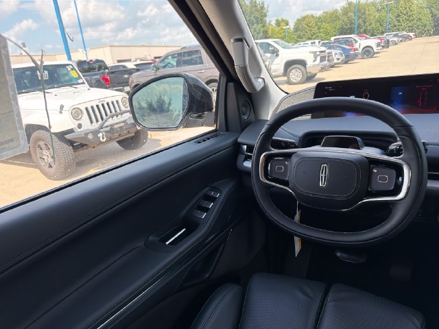 New 2026 Lincoln Navigator Reserve AWD/4WD image 19