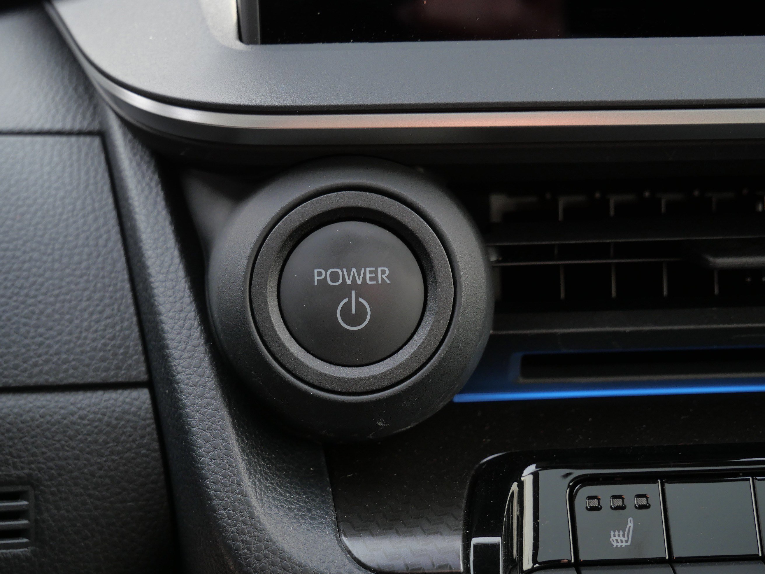 Used 2026 Toyota Prius AWD image 32
