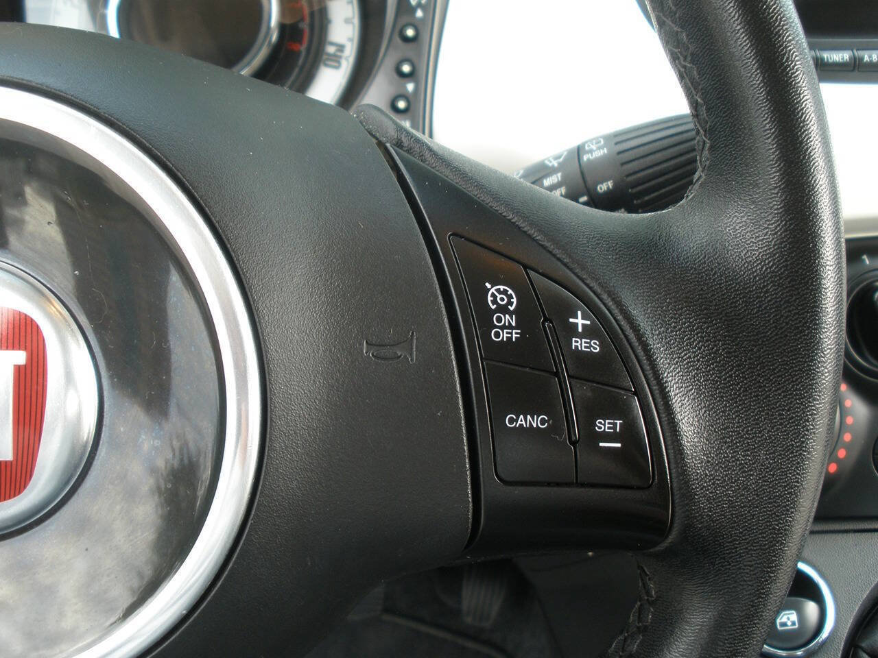 Used 2015 FIAT 500 Pop FWD image 32