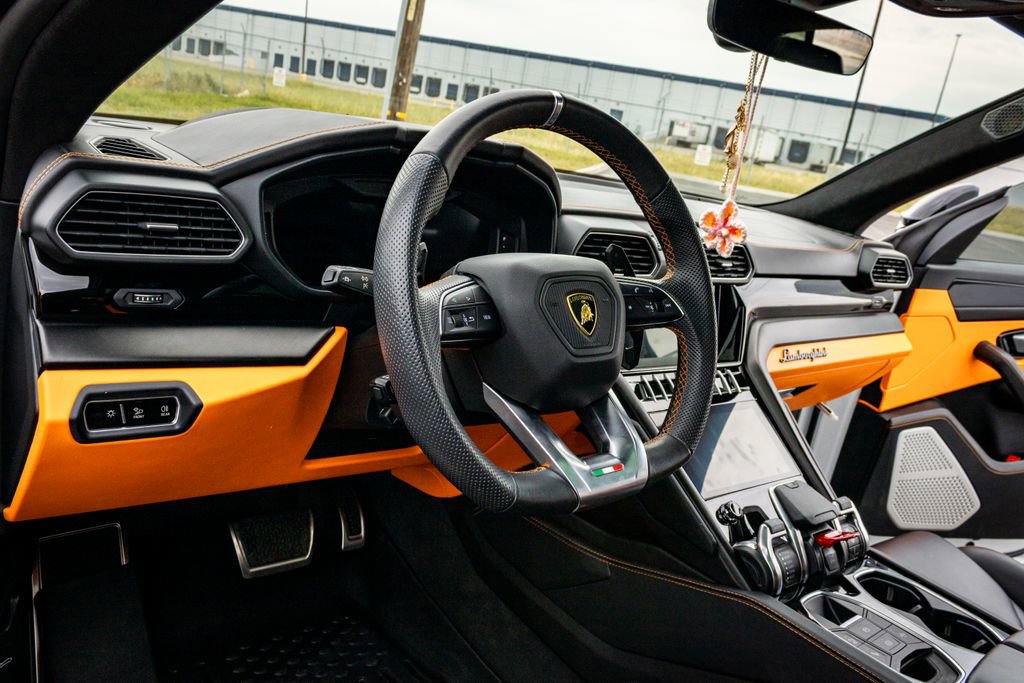 Used 2023 Lamborghini Urus S image 15