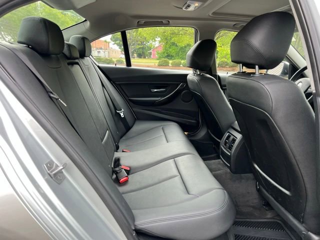Used 2016 BMW 320i Sedan RWD image 19