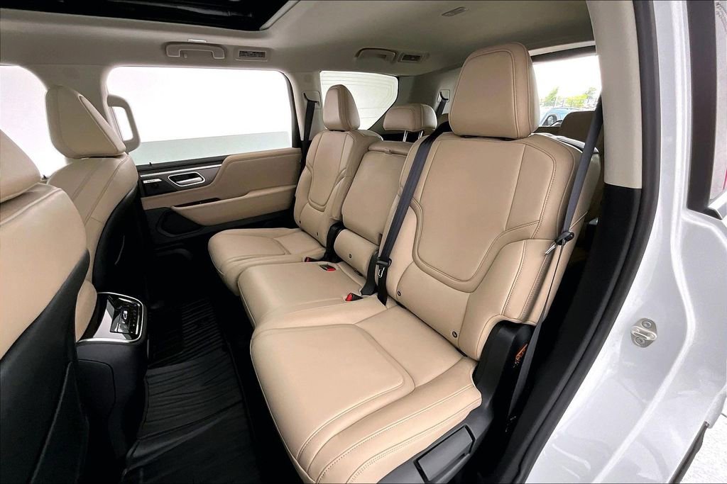 New 2026 INFINITI QX80 Pure w/ Cargo Package RWD image 17