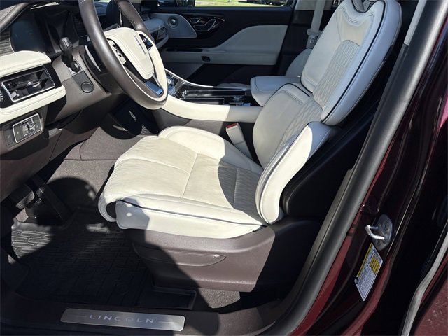 Used 2022 Lincoln Aviator Black Label w/ Dynamic Handling Package image 9