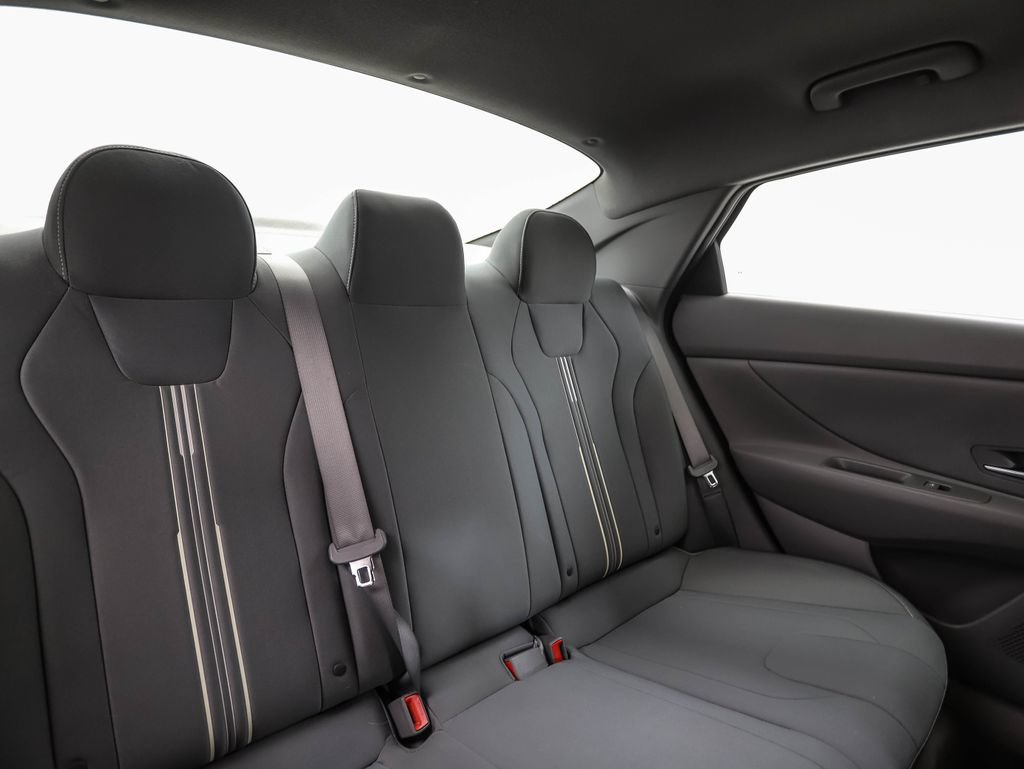Used 2023 Hyundai Elantra SEL FWD image 27