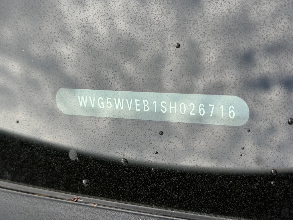 Used 2025 Volkswagen ID. Buzz 1st Edition RWD image 13