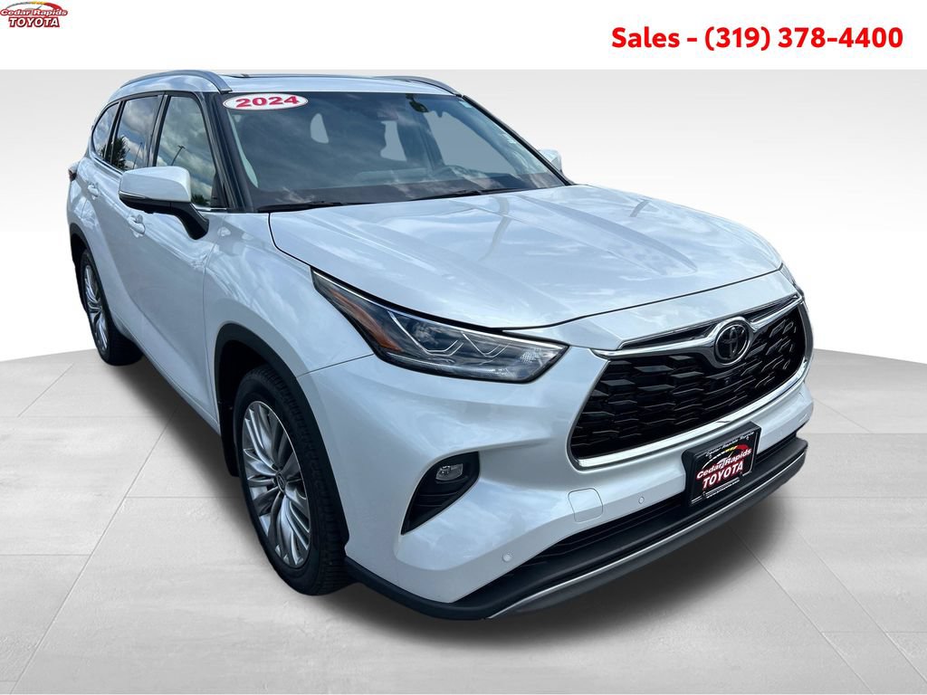 Certified 2024 Toyota Highlander Platinum AWD/4WD image 10