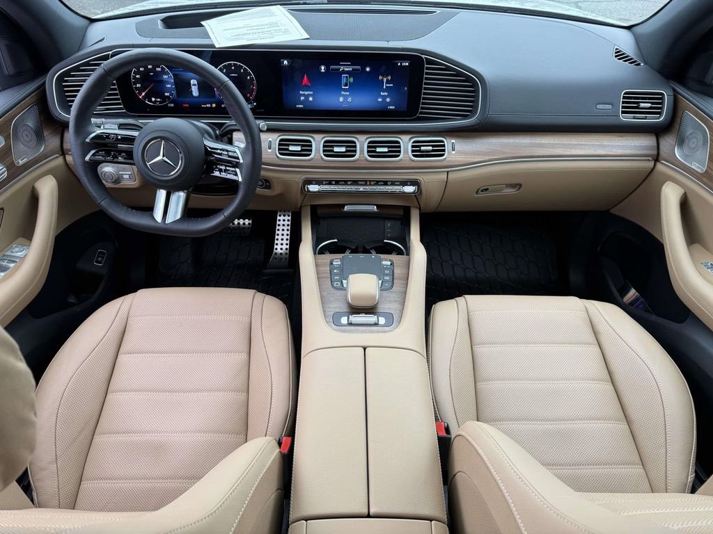 Used 2026 Mercedes-Benz GLS 580 4MATIC image 28