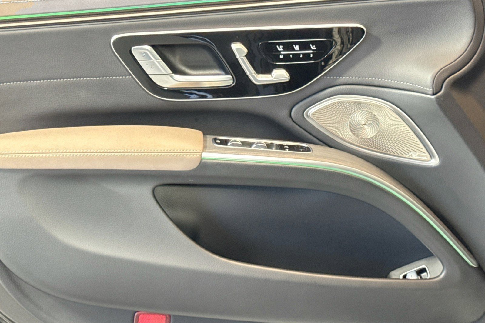 Certified 2023 Mercedes-Benz EQS 580 4MATIC Sedan image 15