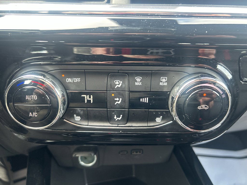 Used 2025 Chevrolet Trax RS w/ Driver Confidence Package image 24