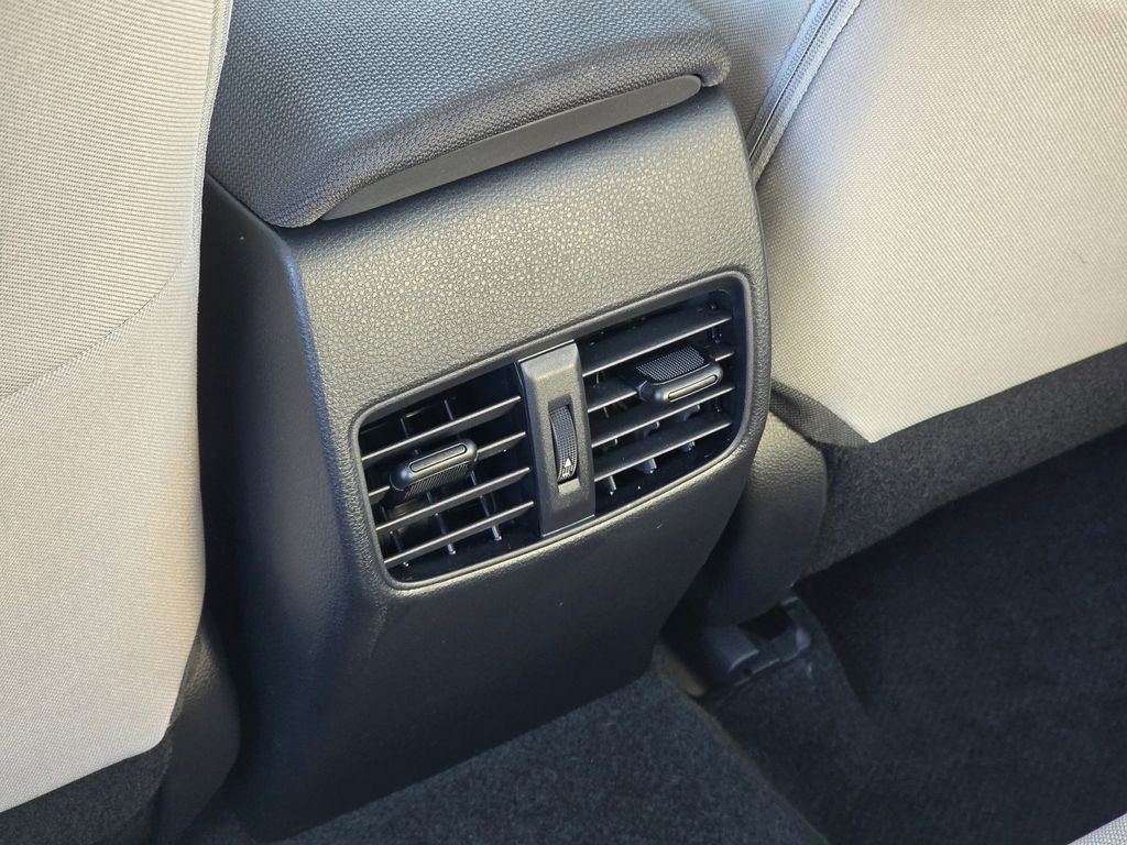 Used 2023 Toyota Corolla Cross L image 20