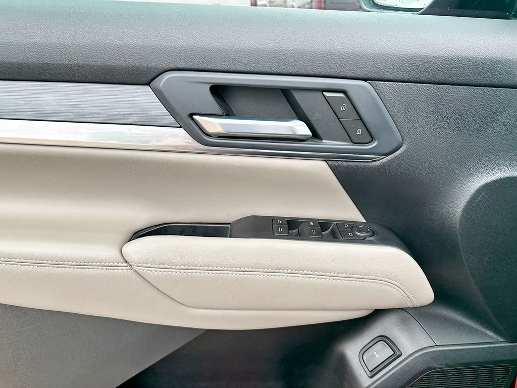 Used 2026 GMC Terrain Elevation w/ Elevation Premium Package FWD image 9