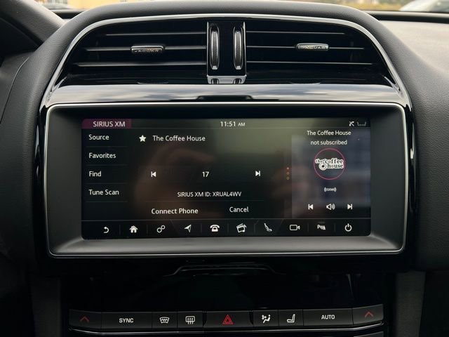 Used 2019 Jaguar F-PACE Premium image 31