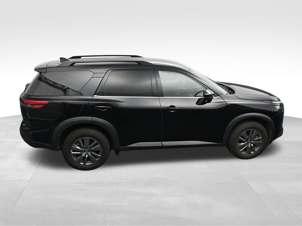 Used 2025 Nissan Pathfinder SV FWD image 31