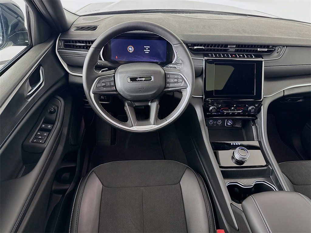 New 2025 Jeep Grand Cherokee Altitude image 24