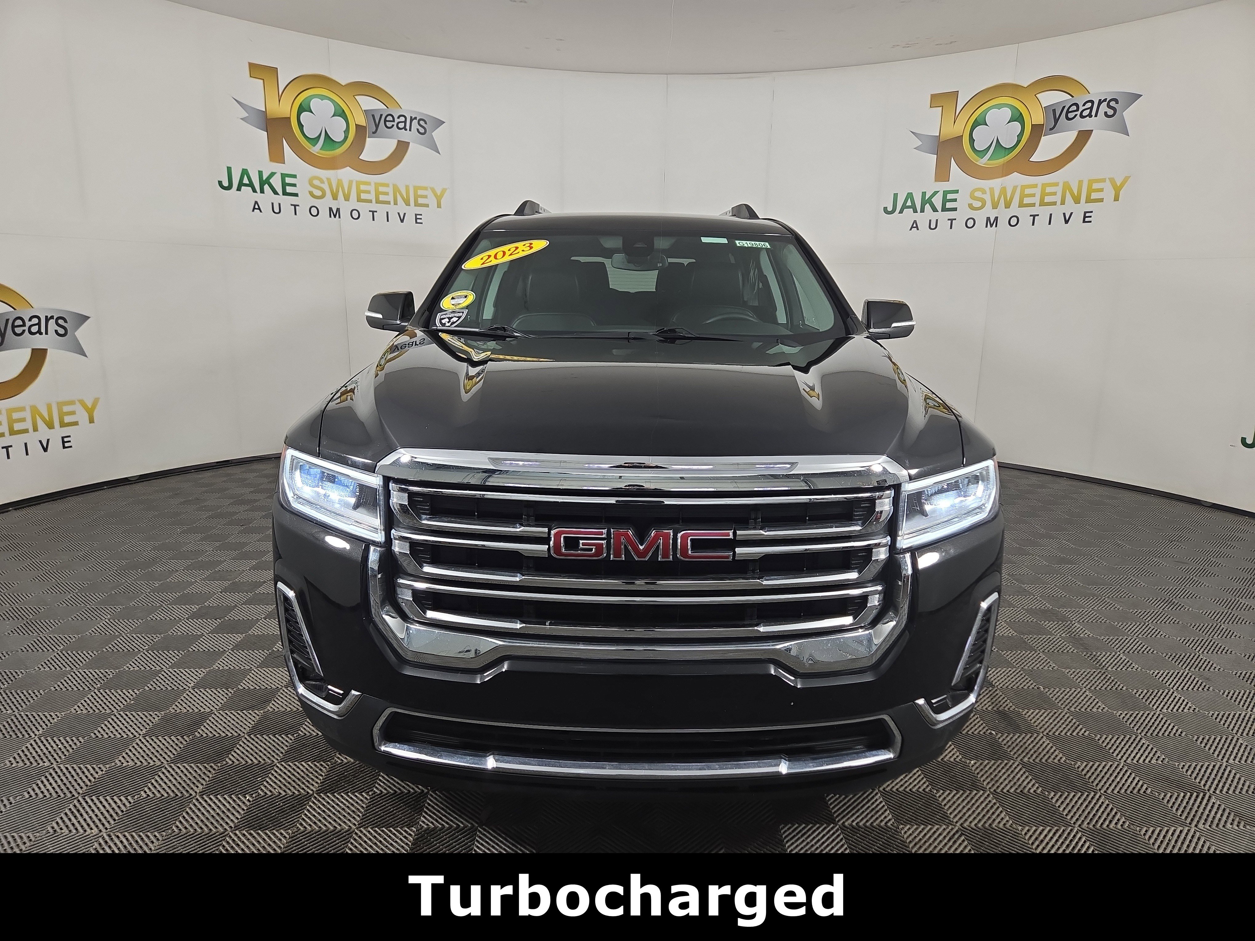 Certified 2023 GMC Acadia SLT image 2