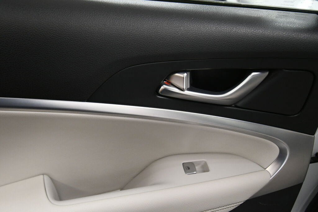 Used 2025 Genesis G70 2.5T AWD/4WD image 22