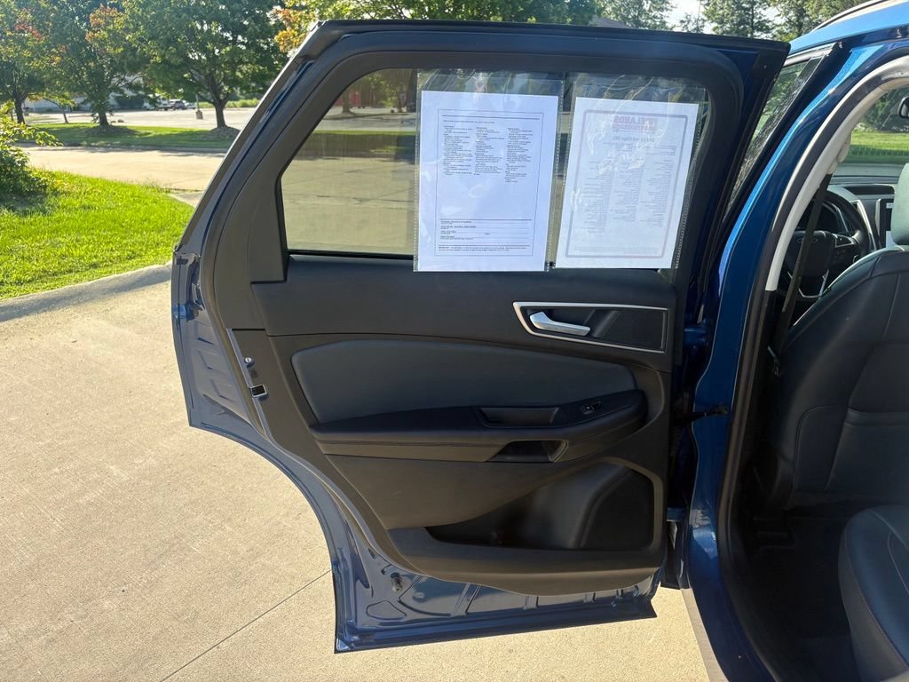 Used 2022 Ford Edge SEL w/ Sport Appearance Package AWD/4WD image 39