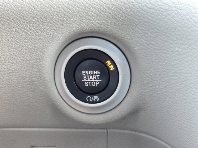 Used 2024 Chrysler Pacifica Touring-L FWD image 21