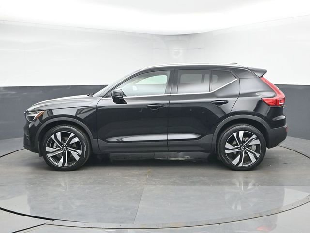 Used 2023 Volvo XC40 B5 Plus w/ Protection Package Premier AWD/4WD image 6