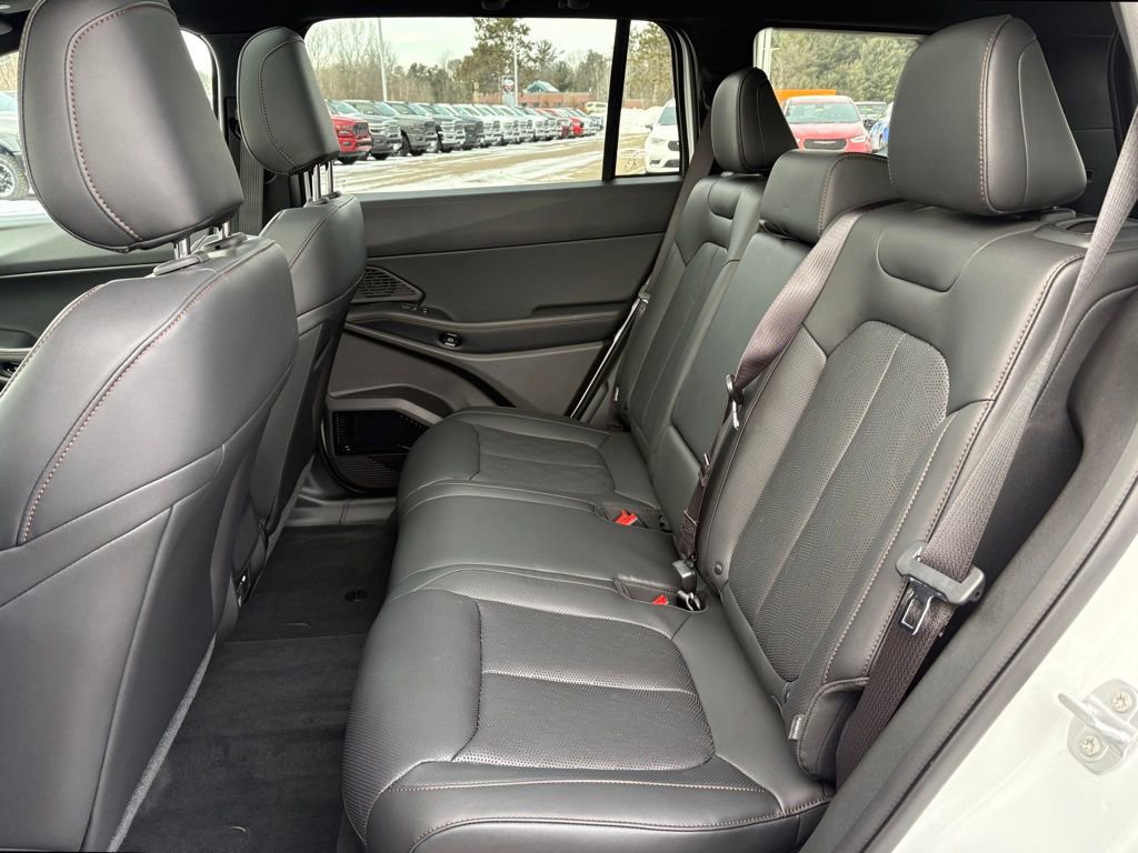 New 2026 Jeep Cherokee Overland w/ Trailer Tow Group image 10