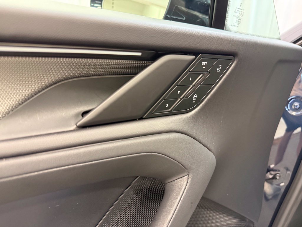 New 2026 Porsche Cayenne Electric AWD/4WD image 22