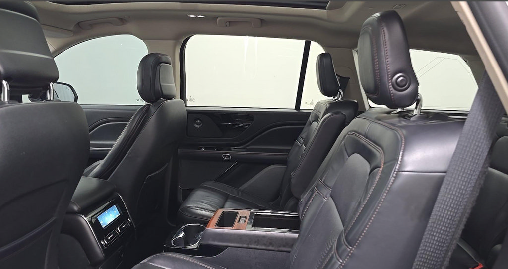 Used 2020 Lincoln Aviator Reserve w/ Equipment Group 201A AWD/4WD image 14