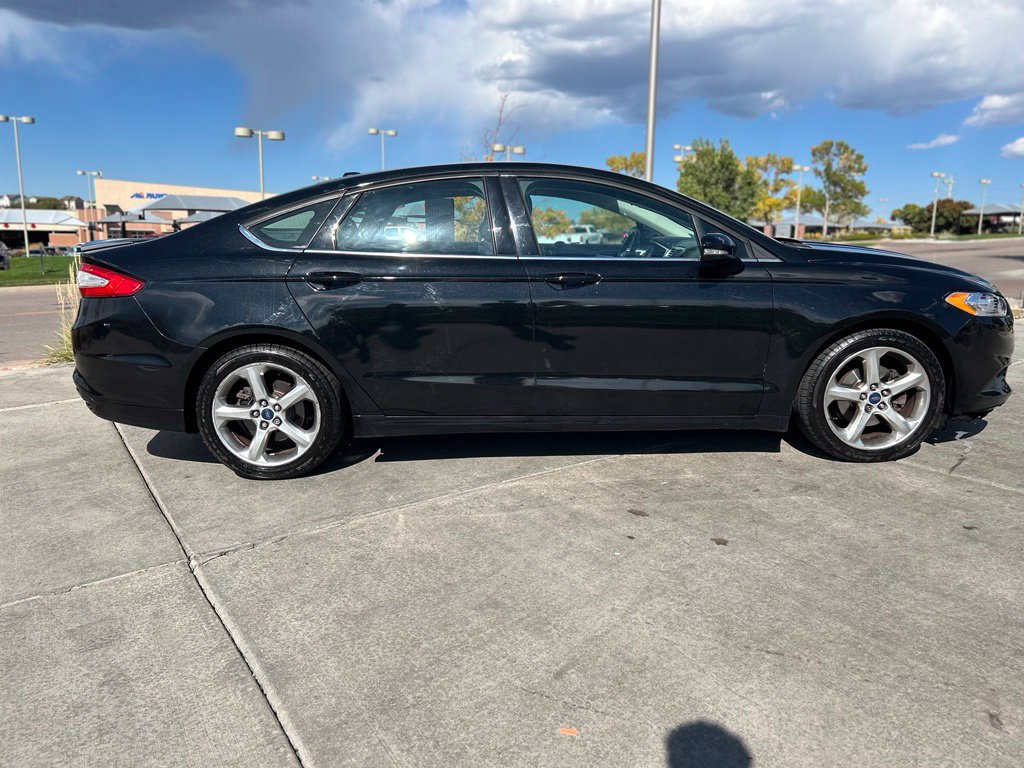 Used 2015 Ford Fusion SE w/ Equipment Group 201A FWD image 9