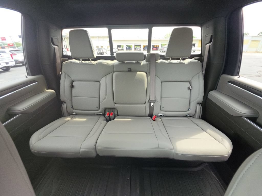 New 2026 GMC Sierra 2500 SLT w/ SLT Premium Package AWD/4WD image 31