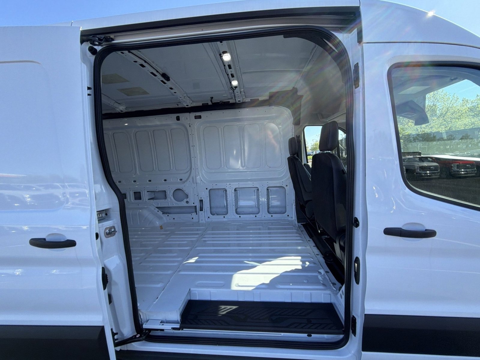 New 2026 Ford Transit 250 148 Medium Roof image 28