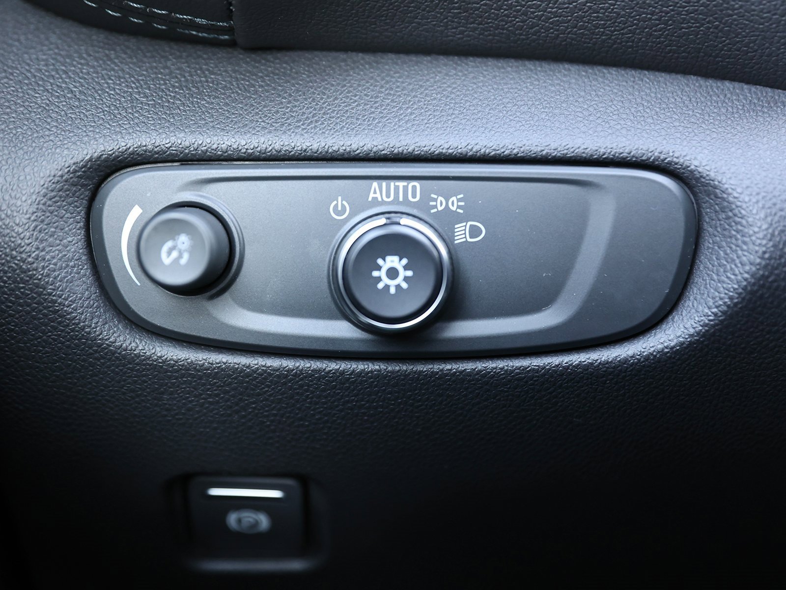 Used 2022 Chevrolet Blazer LT image 36