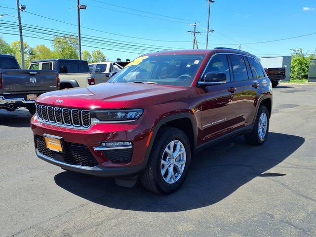 Certified 2023 Jeep Grand Cherokee Limited w/ Luxury Tech Group II AWD/4WD image 3