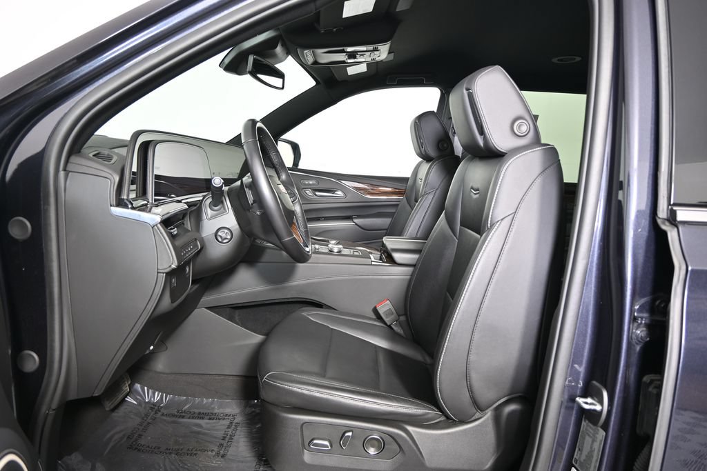Used 2024 Cadillac Escalade ESV Luxury w/ LPO, Floor Liner Package AWD/4WD image 22