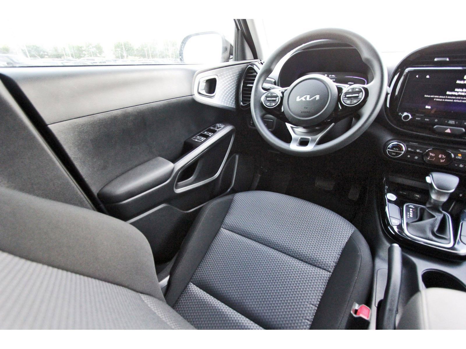 Used 2025 Kia Soul S FWD image 11