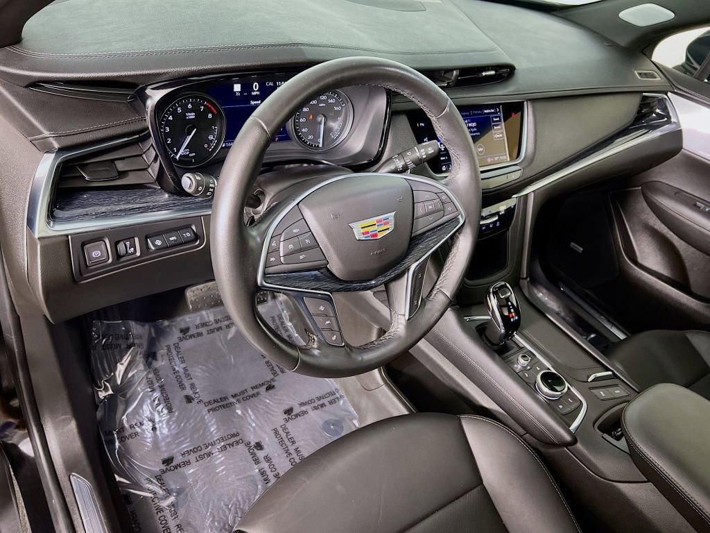 Used 2024 Cadillac XT5 Premium Luxury w/ Technology Package image 9