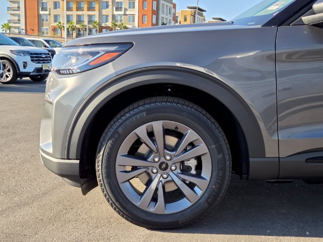 New 2026 Ford Explorer Active w/ Active Comfort Package AWD/4WD image 5