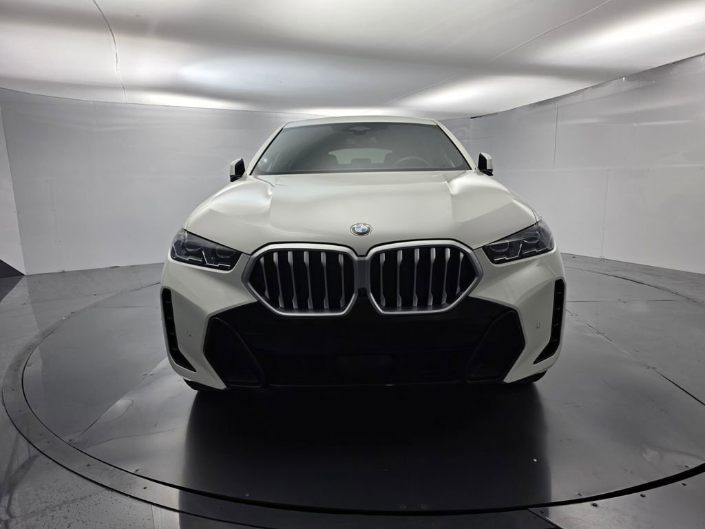 Used 2025 BMW X6 xDrive40i AWD/4WD image 2